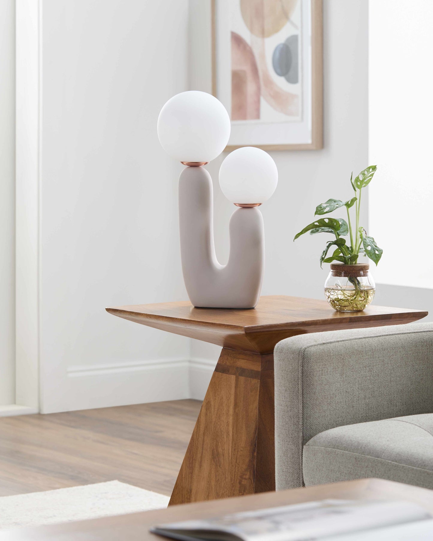Gallodoro Cream Resin Table Lamp-4